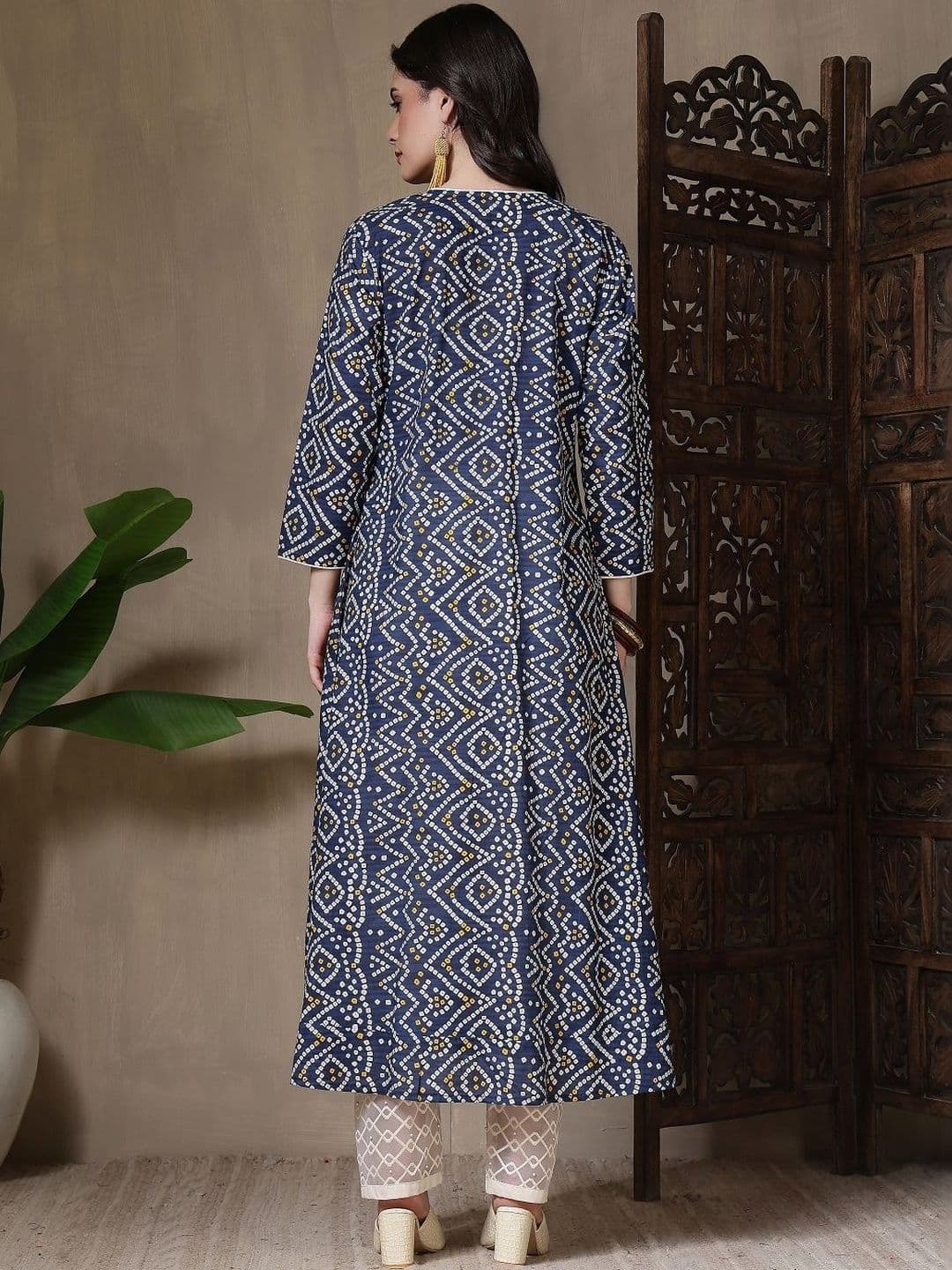 Kalphem Women Bandhani Printed Indigo Kurta thumbnail 3