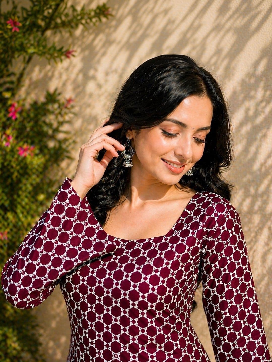 METAFAB Geometric Printed Square Neck Flared Sleeves Pure Cotton Kurti thumbnail 2