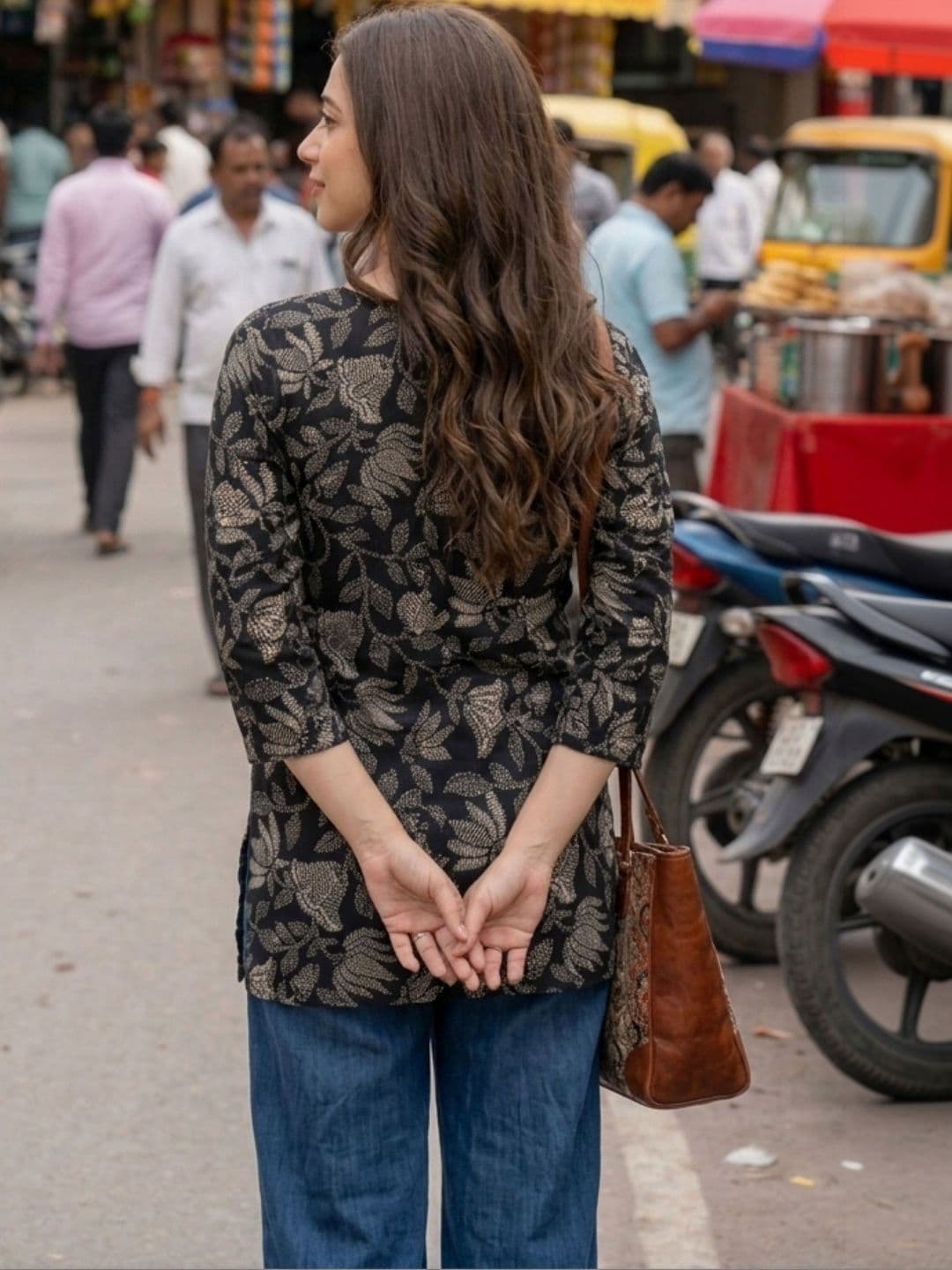 HYTEN Women Floral Printed Kurta thumbnail 2
