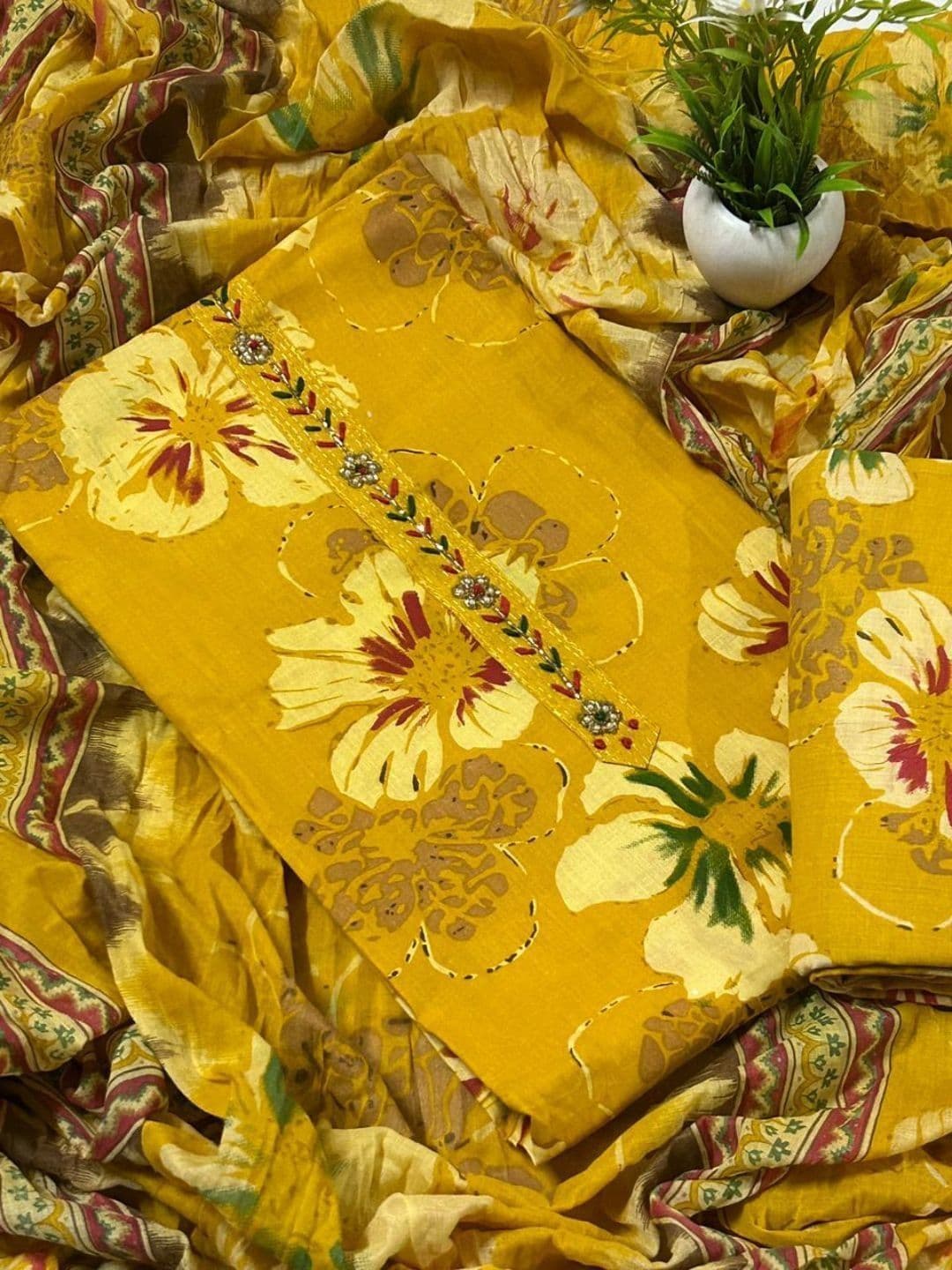 EJS Printed Pure Cotton Unstitched Dress Material thumbnail 2