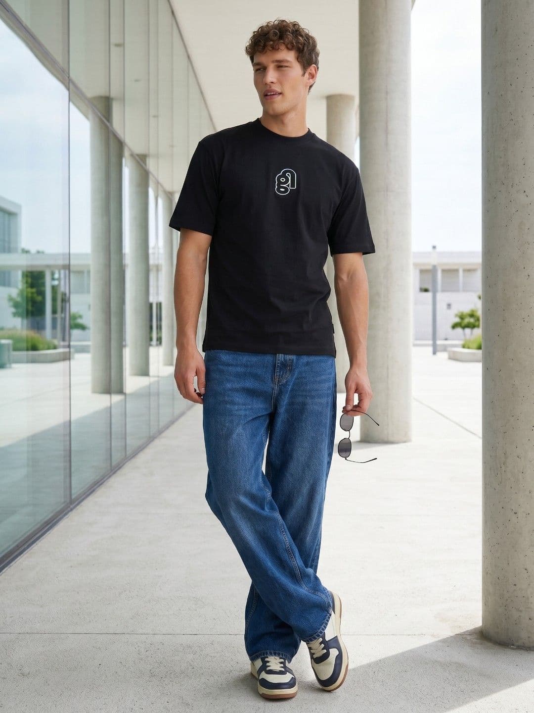 glitchez Black Round Neck Relaxed Fit T-shirt thumbnail 5