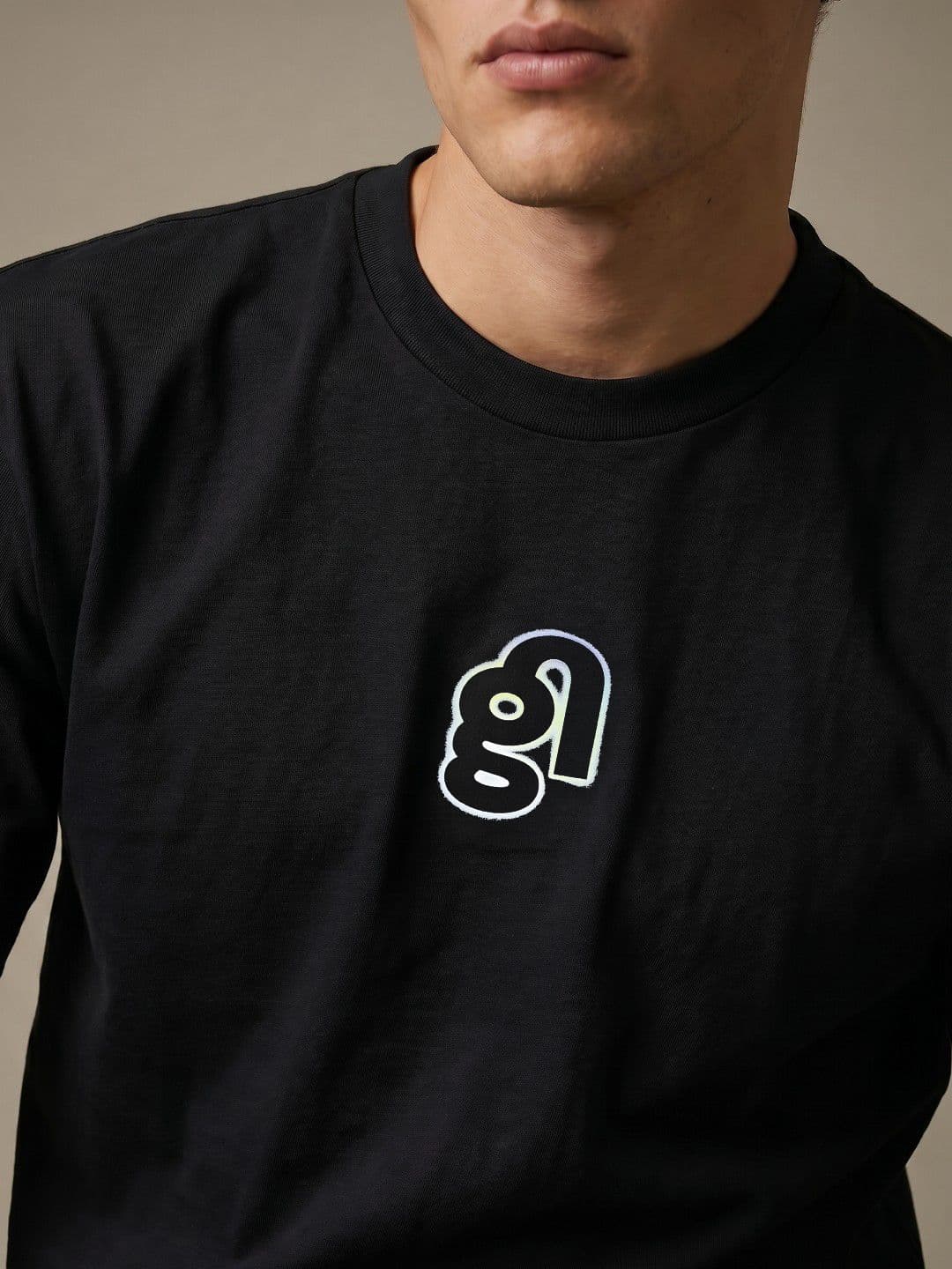 glitchez Black Round Neck Relaxed Fit T-shirt thumbnail 2