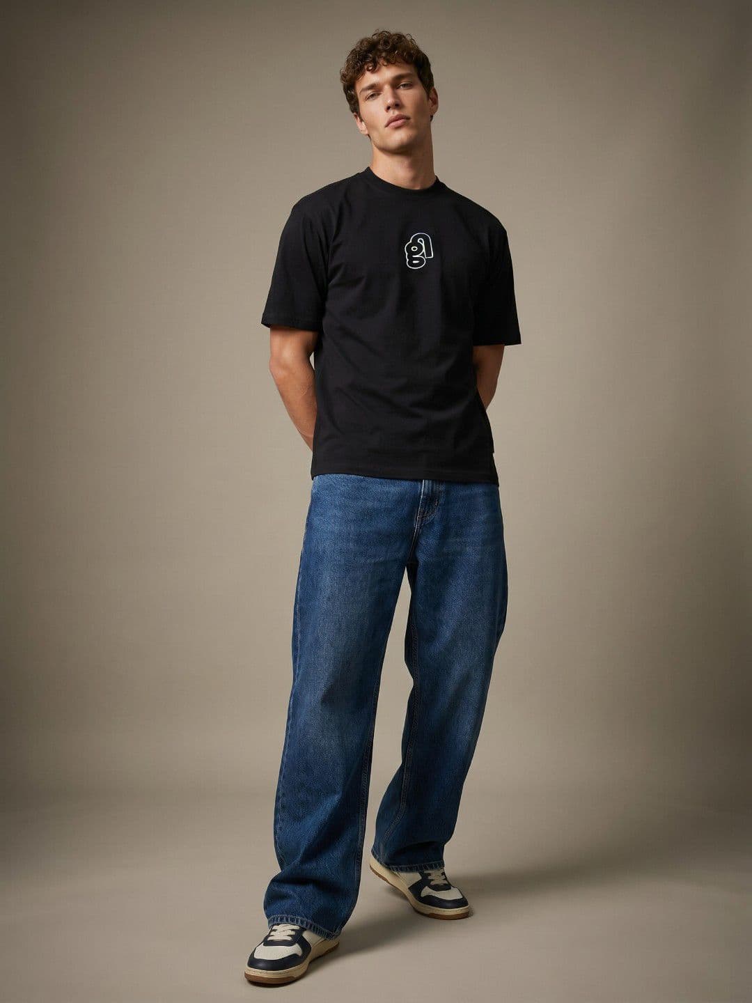 glitchez Black Round Neck Relaxed Fit T-shirt thumbnail 4