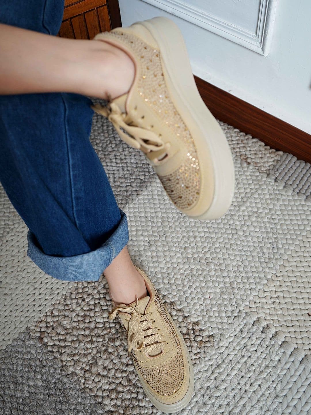Shezone Women Textured Sneakers thumbnail 4
