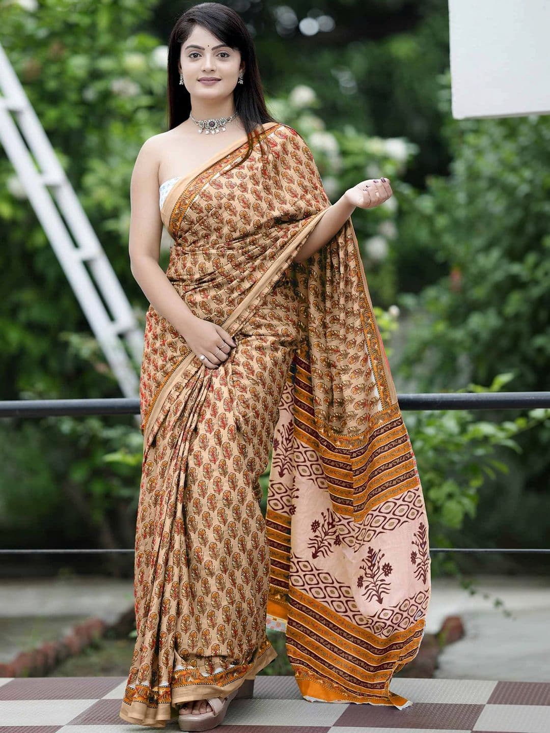 Sangria Women Floral Print Pure Cotton Saree With Blouse Piece - view 1