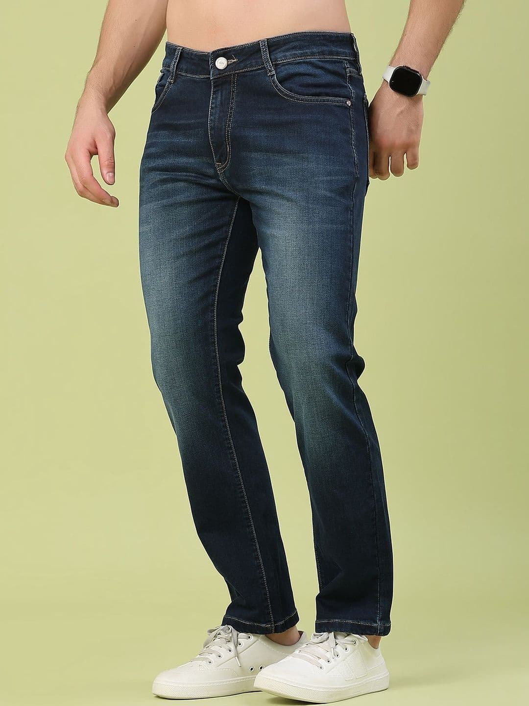 V-Mart Men Relaxed Fit Mid-Rise Light Fade Jeans thumbnail 3