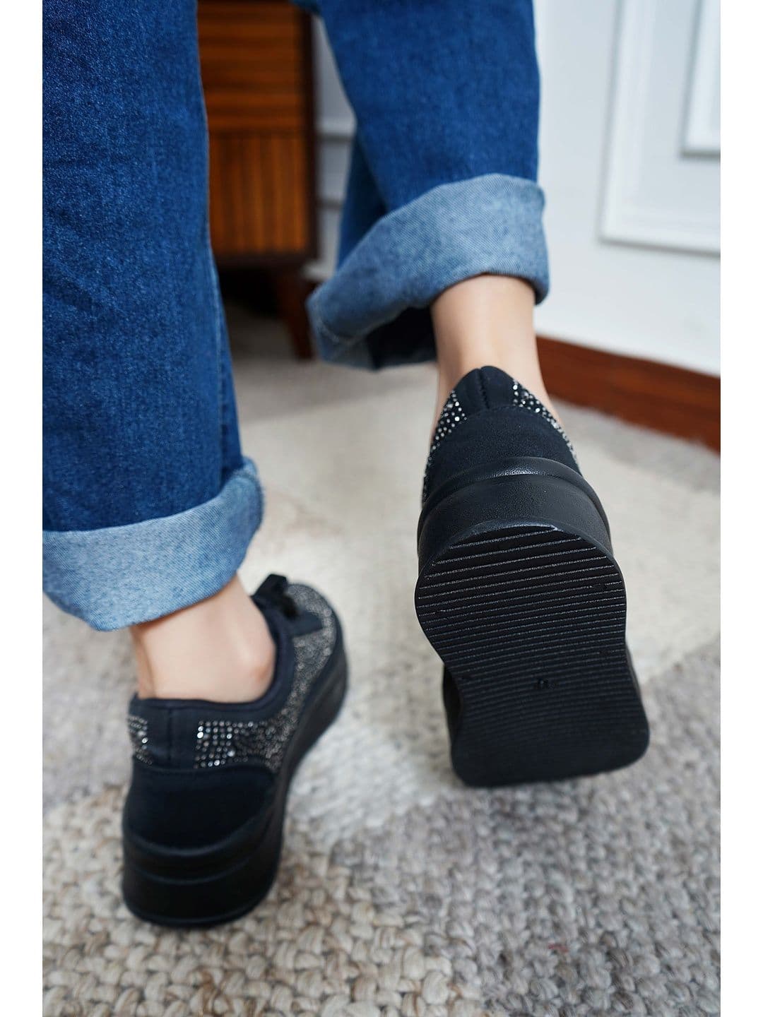 Shezone Women Black Textured Sneakers thumbnail 7