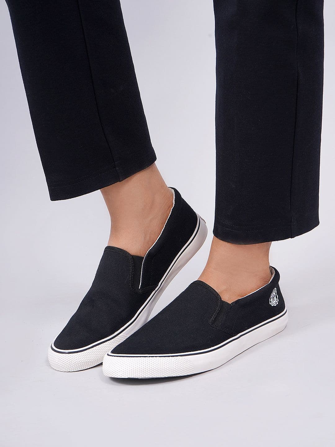 The Roadster Lifestyle Co Women Casual Everyday Slip-On Sneakers thumbnail 3