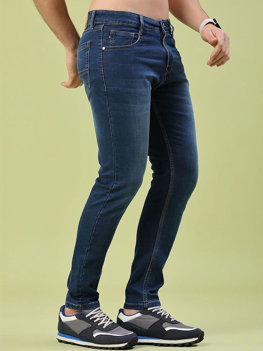 V-Mart Men Skinny Fit Mid-Rise Light Fade Cotton Jeans thumbnail 3