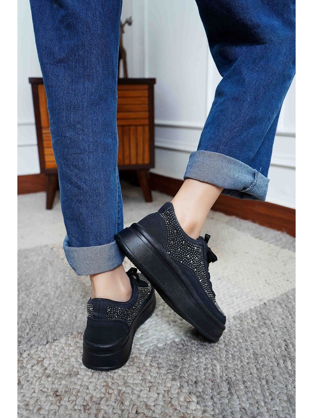 Shezone Women Black Textured Sneakers thumbnail 2