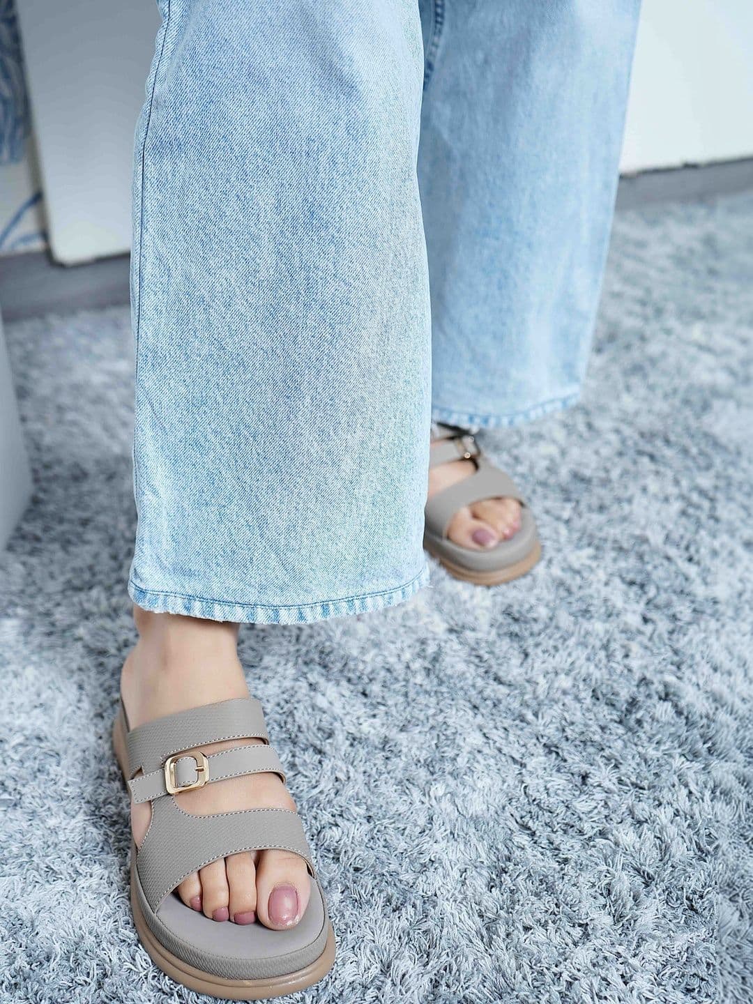 Shoeluxe Textured Flatform Sandals with Buckles thumbnail 4