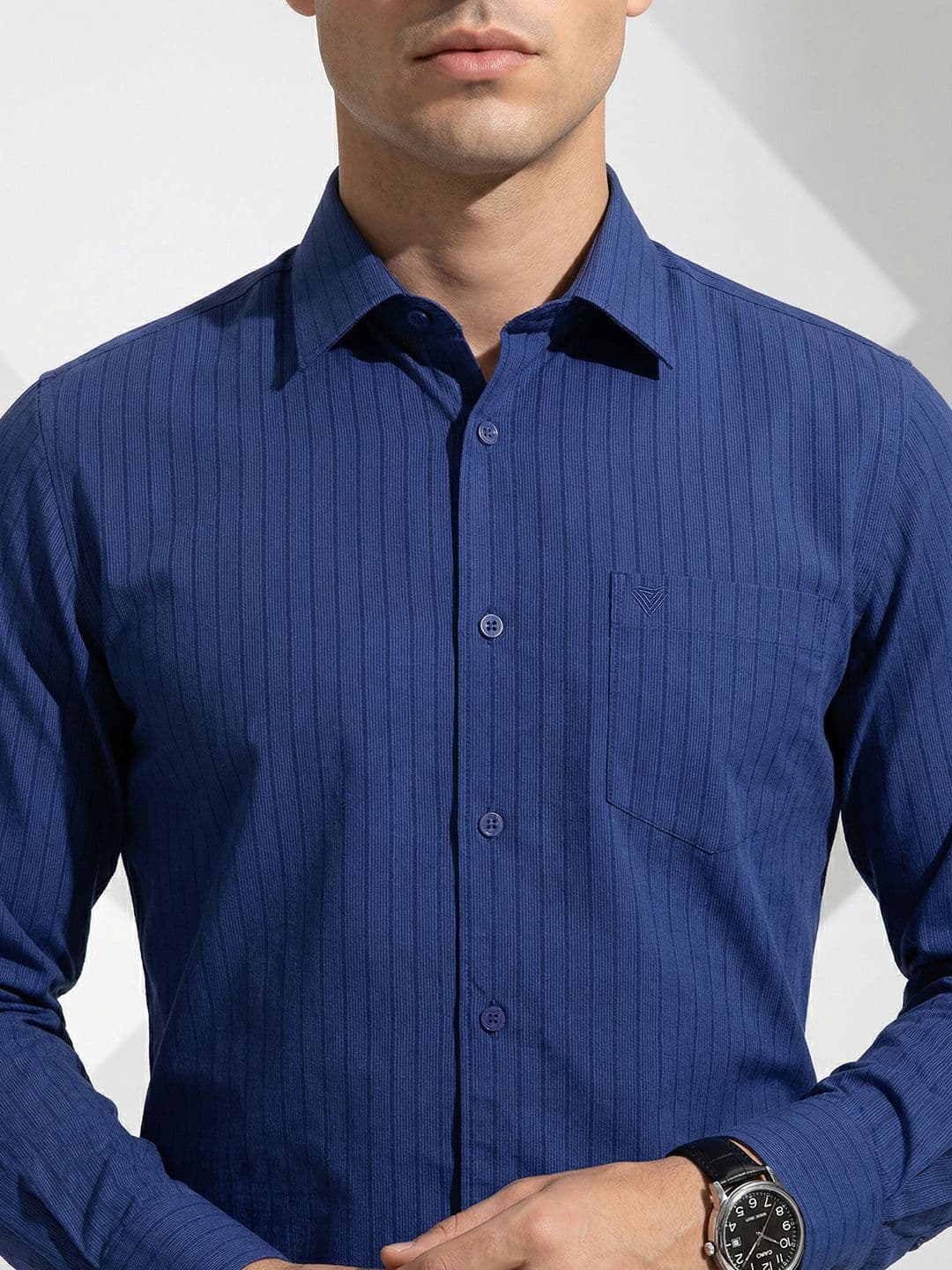 INVICTUS Vertical Striped Slim-Fit Pure Cotton Formal Shirt thumbnail 4
