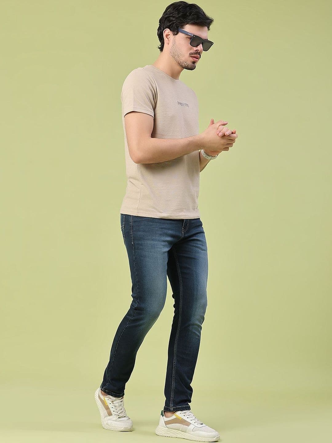 V-Mart Men Skinny Fit Mid-Rise Light Fade Jeans thumbnail 3