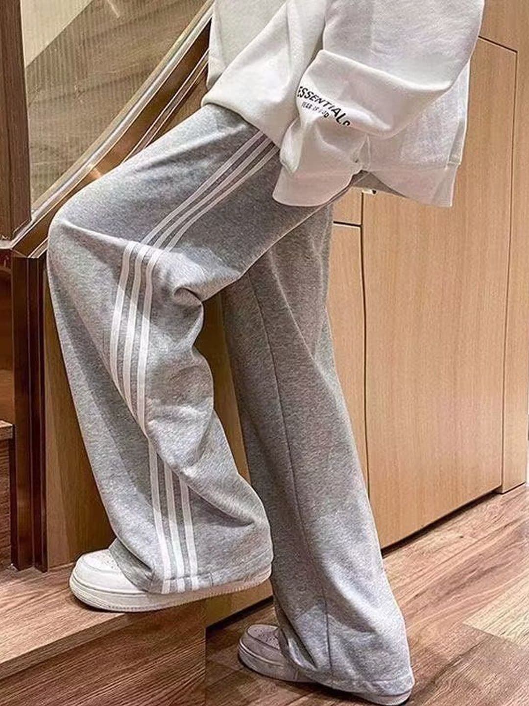HERE&NOW Men Striped Regular Fit Trousers thumbnail 4