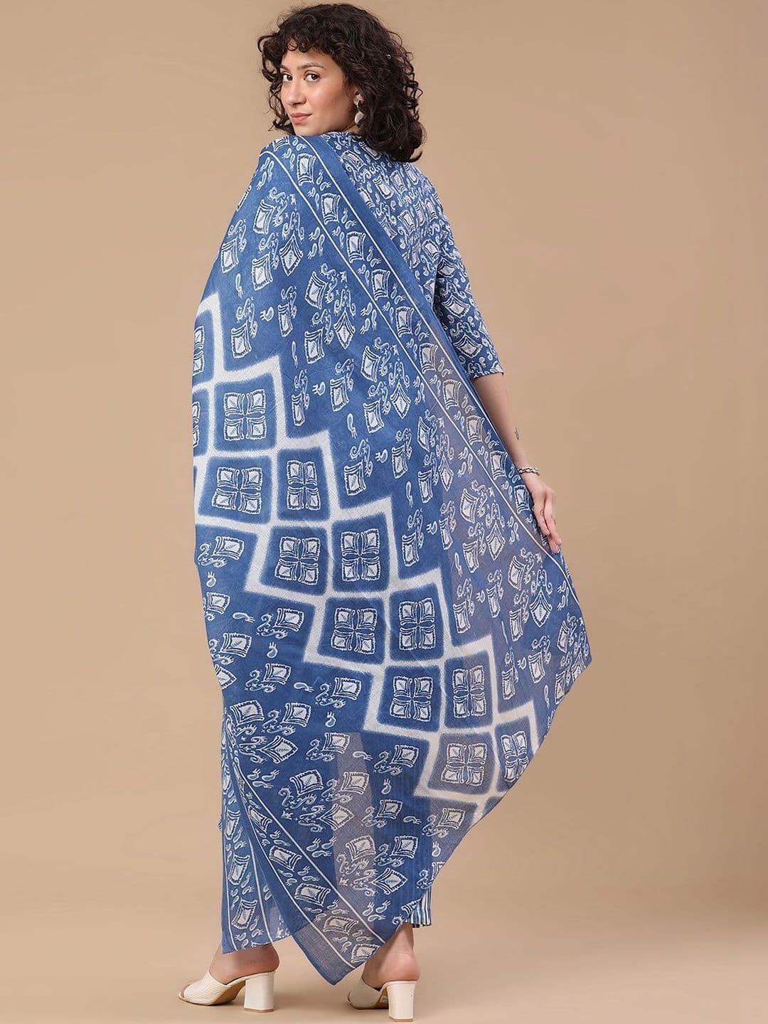 V-Mart Women Ethnic Motifs Printed Regular Thread Work Kurta with Trousers & With Dupatta thumbnail 2