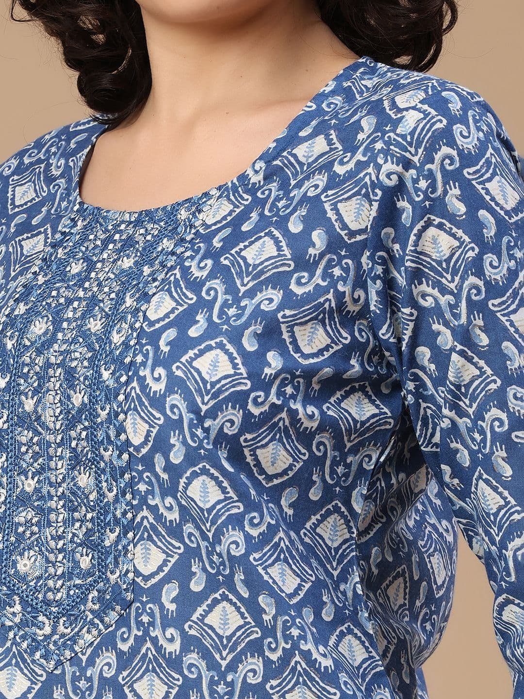 V-Mart Women Ethnic Motifs Printed Regular Thread Work Kurta with Trousers & With Dupatta thumbnail 3