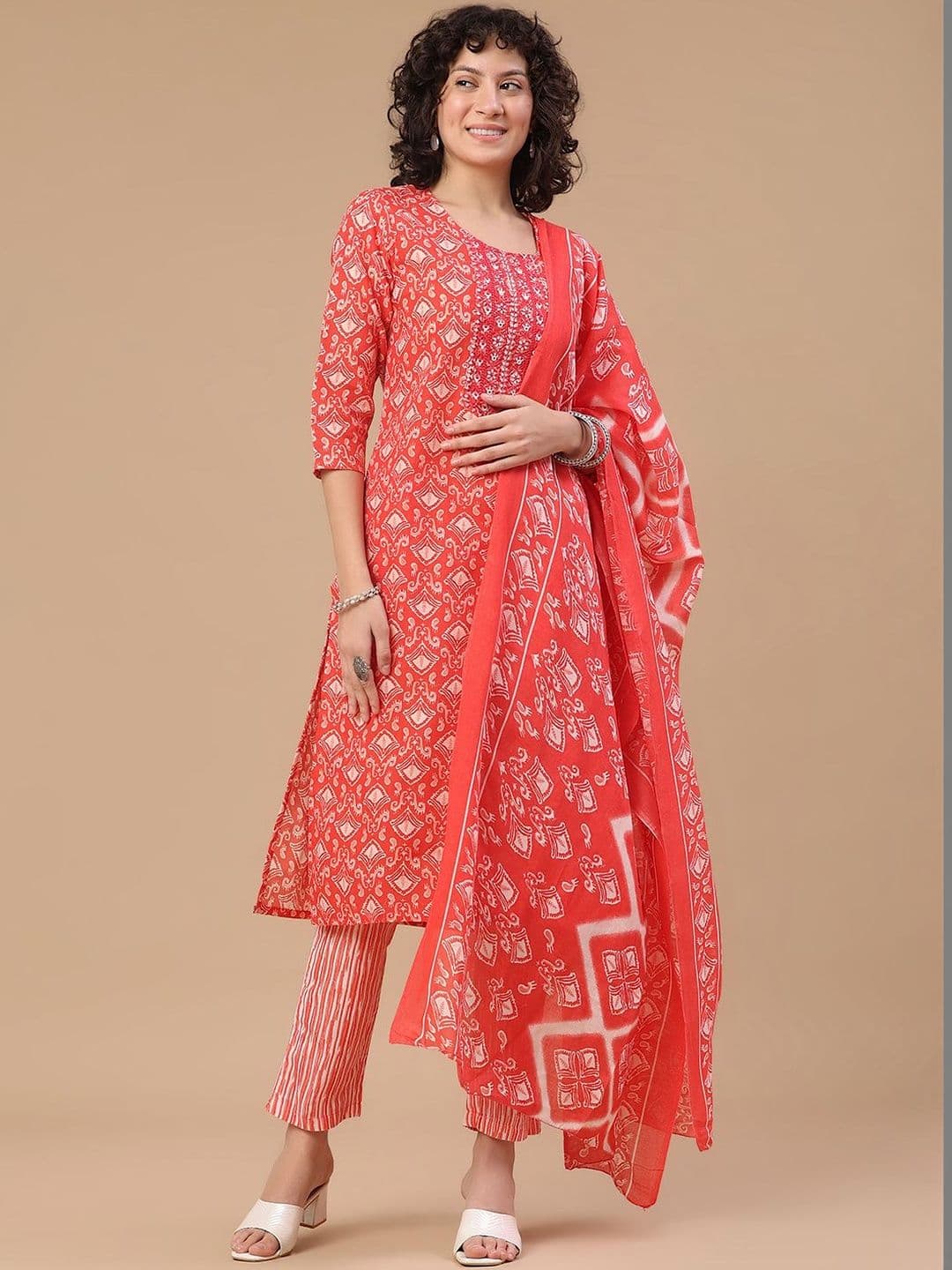 V-Mart Women Ethnic Motifs Printed Regular Thread Work Kurta with Trousers & With Dupatta - view 1