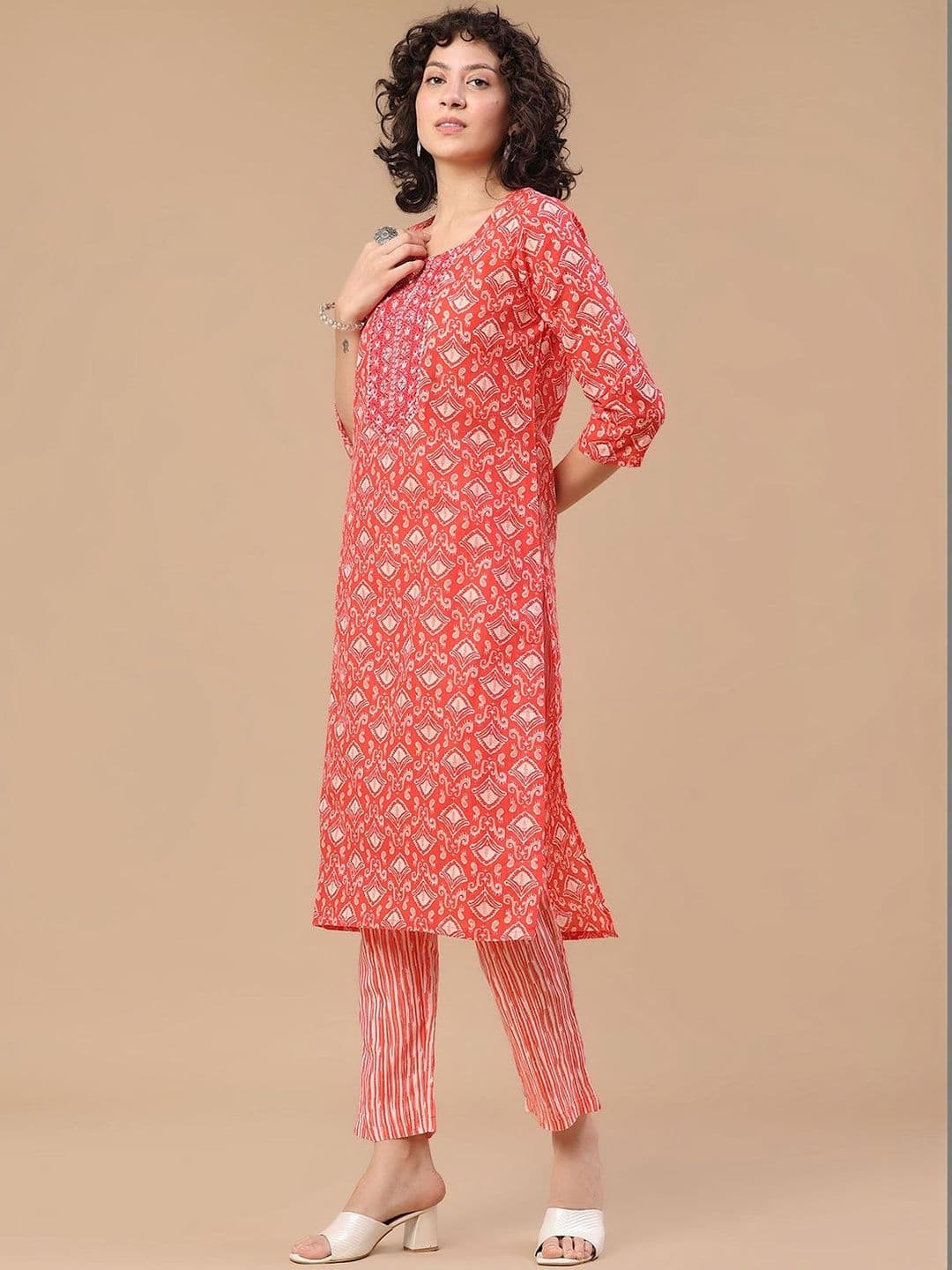 V-Mart Women Ethnic Motifs Printed Regular Thread Work Kurta with Trousers & With Dupatta thumbnail 5