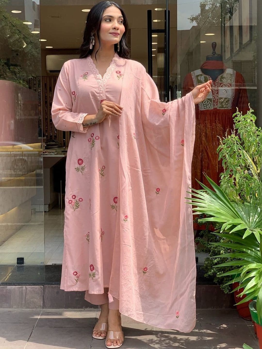 Growdamy Women Ethnic Motifs Embroidered Regular Thread Work Chanderi Silk Kurta with Trousers & With Dupatta thumbnail 6