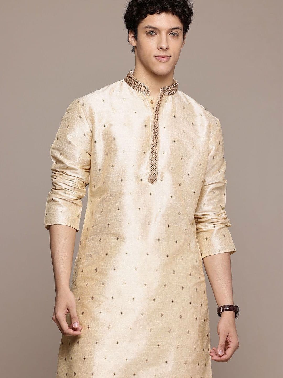 Dincharya Men Embellished Kurta thumbnail 4
