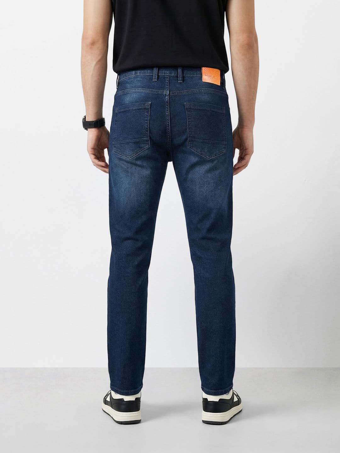 The Indian Garage Co Men Slim Fit Mid-Rise Light Fade Stretchable Jeans thumbnail 5