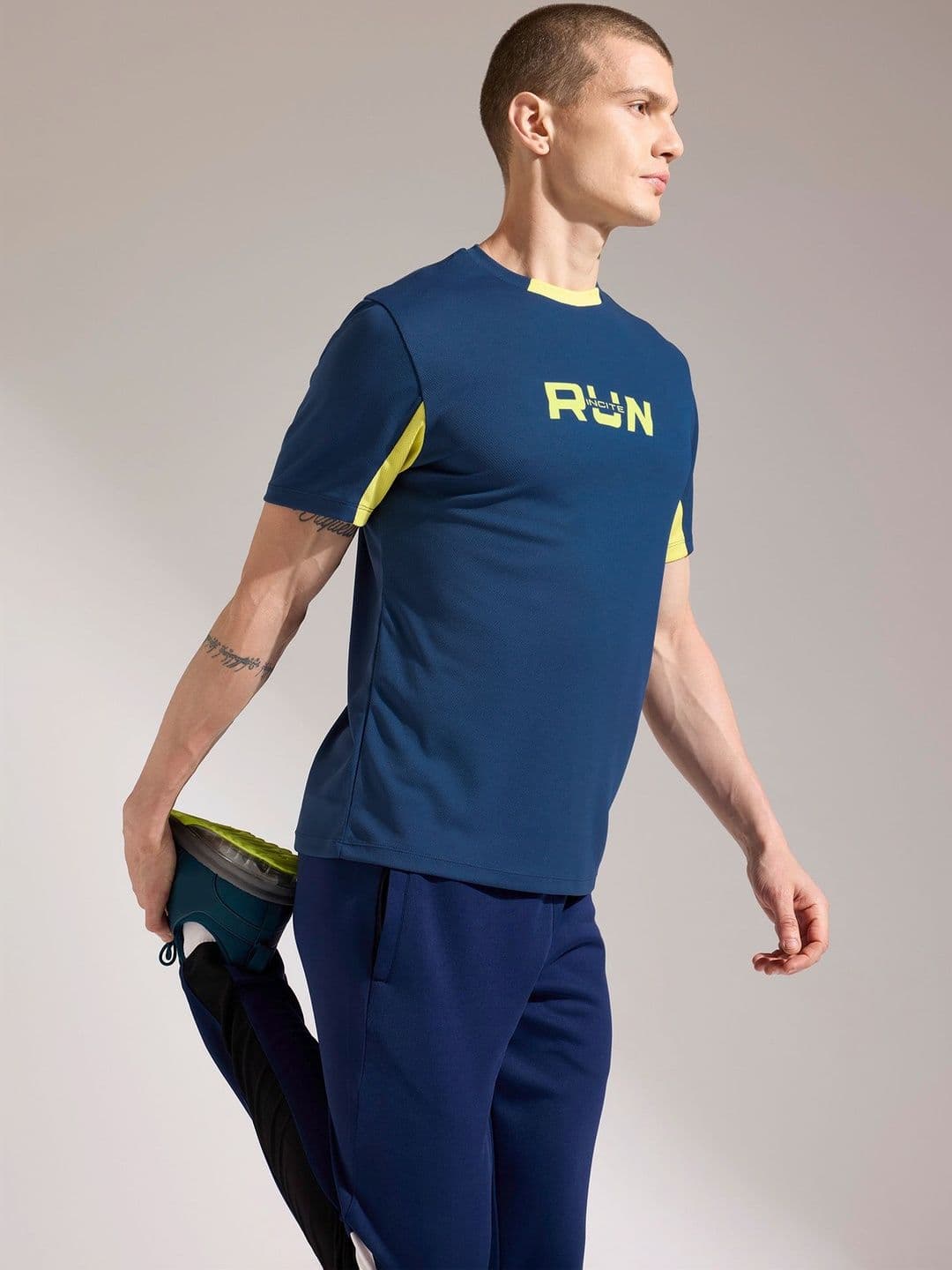 INCITE Men Typography Colourblocked Dry Tech T-shirt thumbnail 3