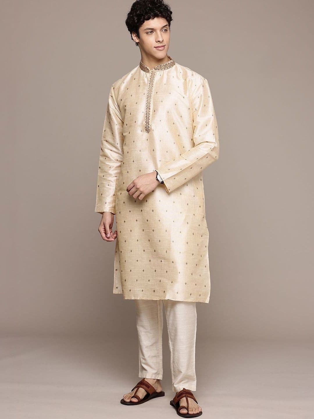 Dincharya Men Embellished Kurta thumbnail 7