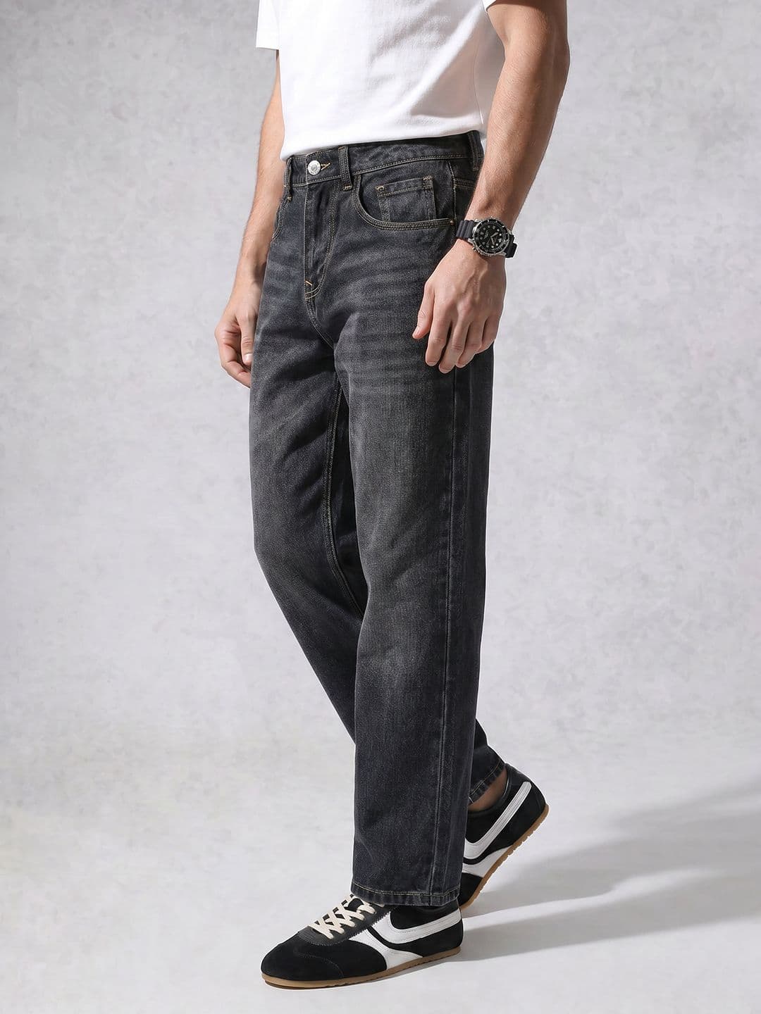 WROGN Men Loose Fit Light Fade Pure Cotton Jeans - view 1