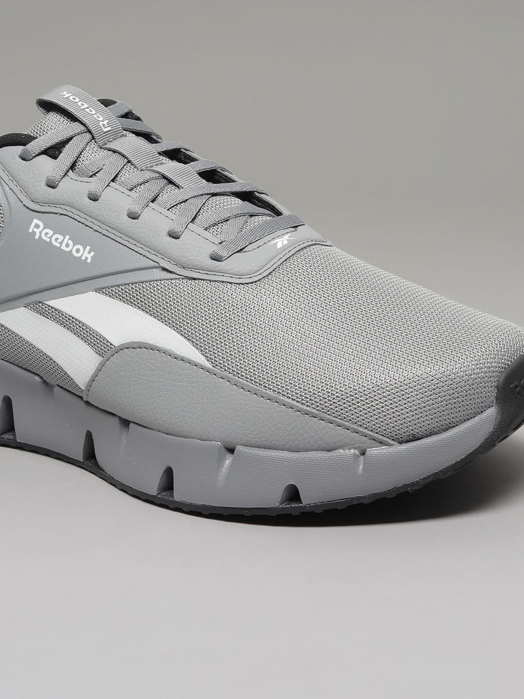 Reebok Men Zig Dynamica Lite Running Non-Marking Shoes thumbnail 2