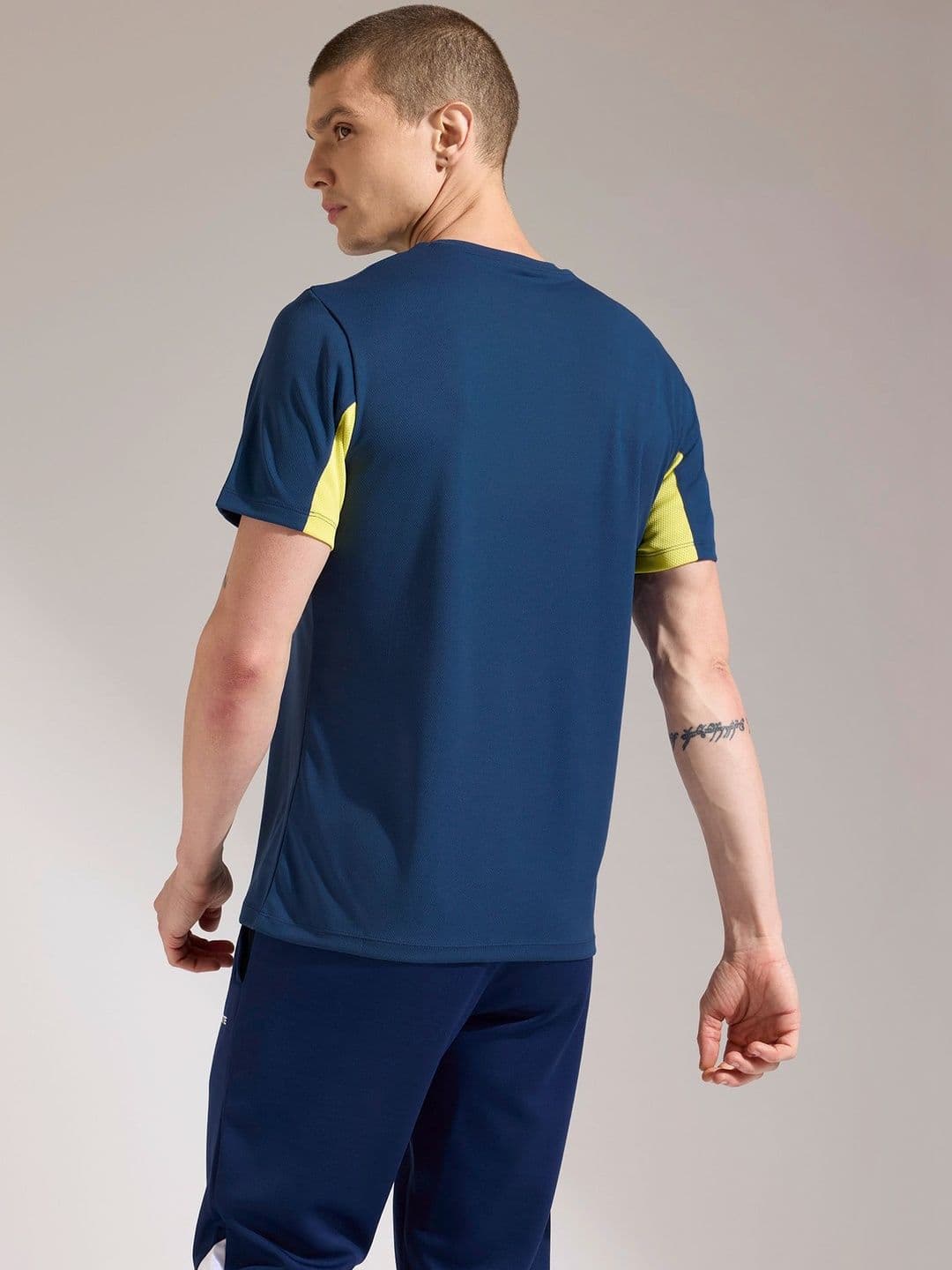 INCITE Men Typography Colourblocked Dry Tech T-shirt thumbnail 5