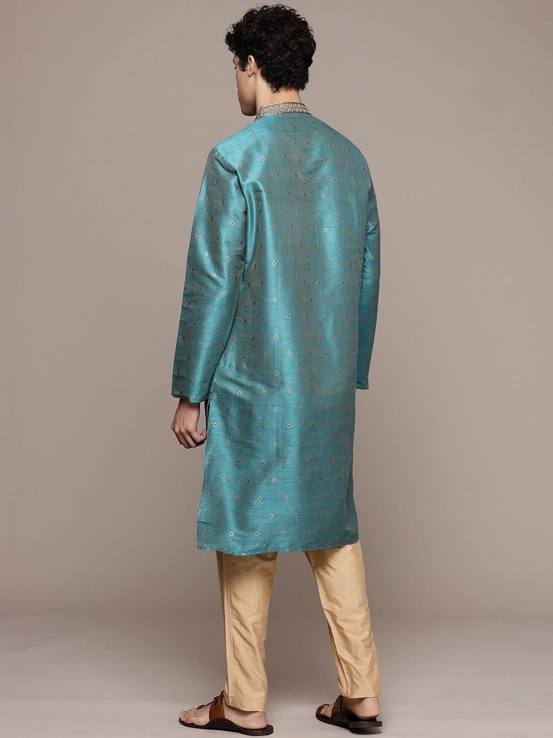 Dincharya Men Thread Work Kurta thumbnail 5
