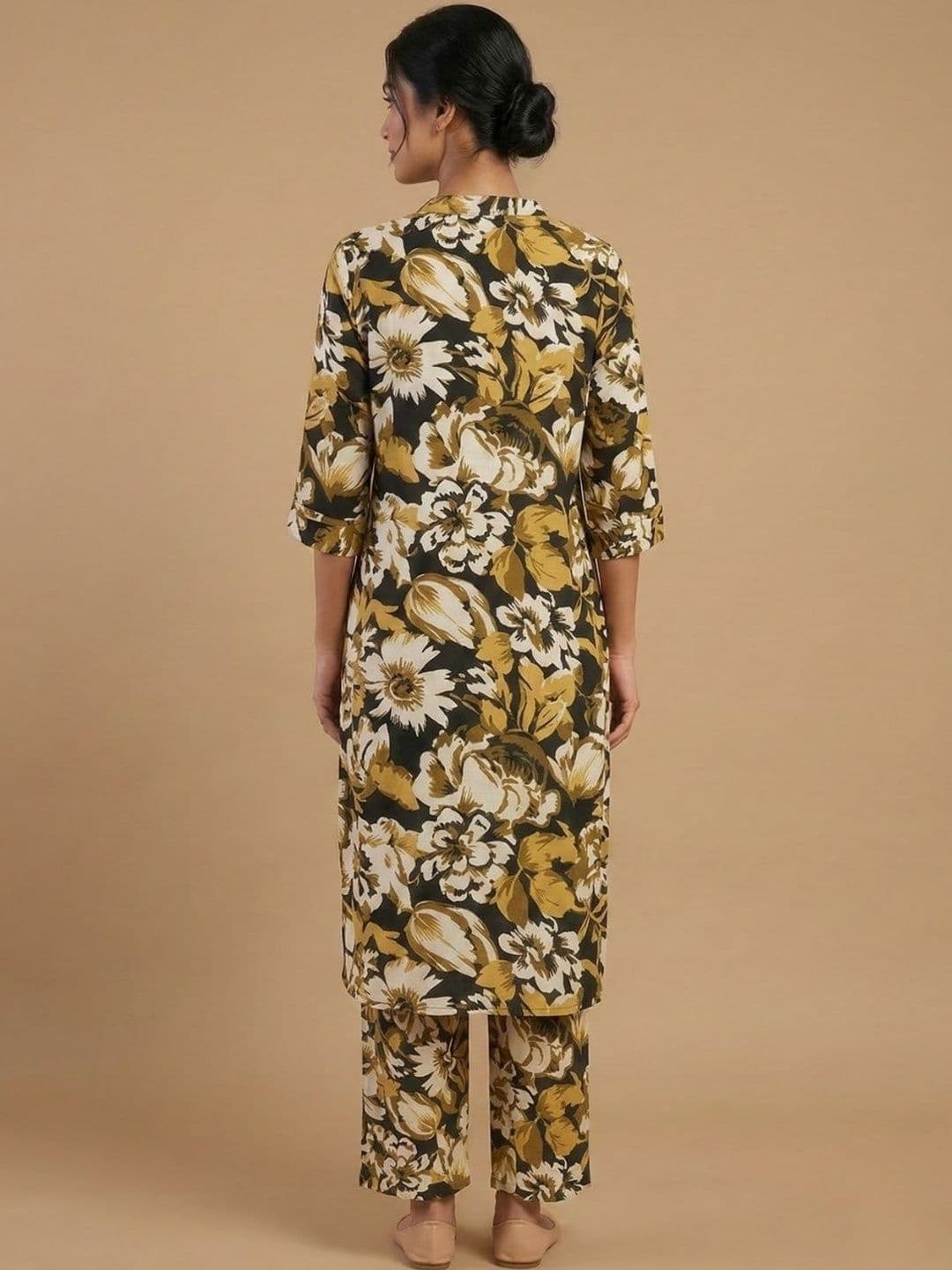 VRIKAA Women Printed Top with Trousers thumbnail 4