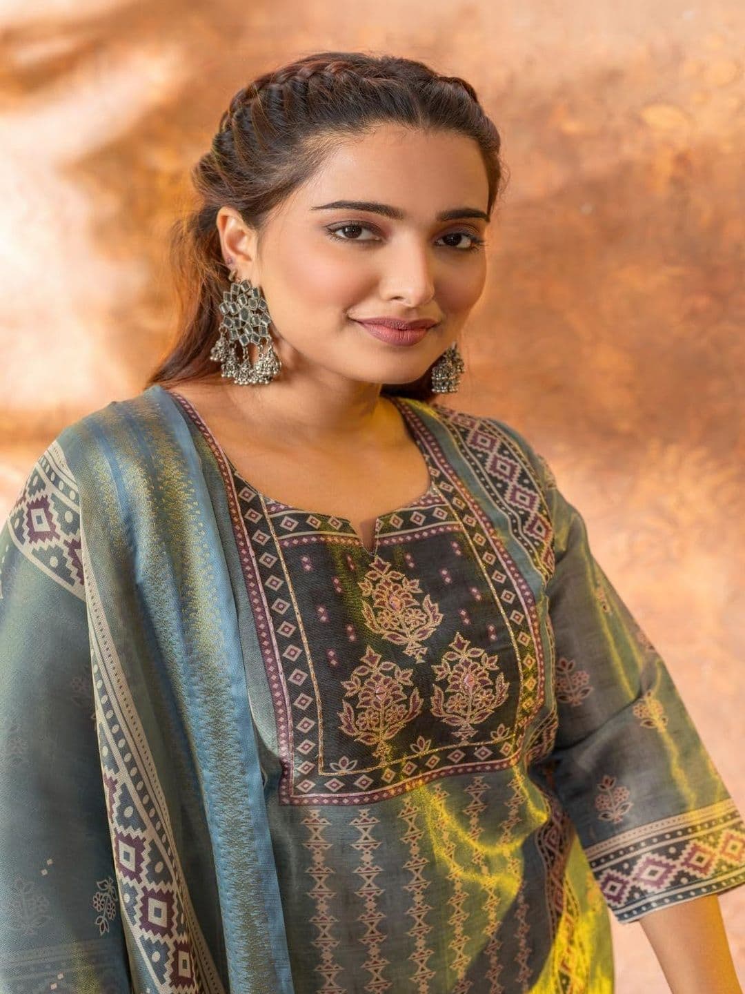 ANVERI TEXTILES Women Ethnic Motifs Printed Regular Kurta with Trousers & With Dupatta thumbnail 3