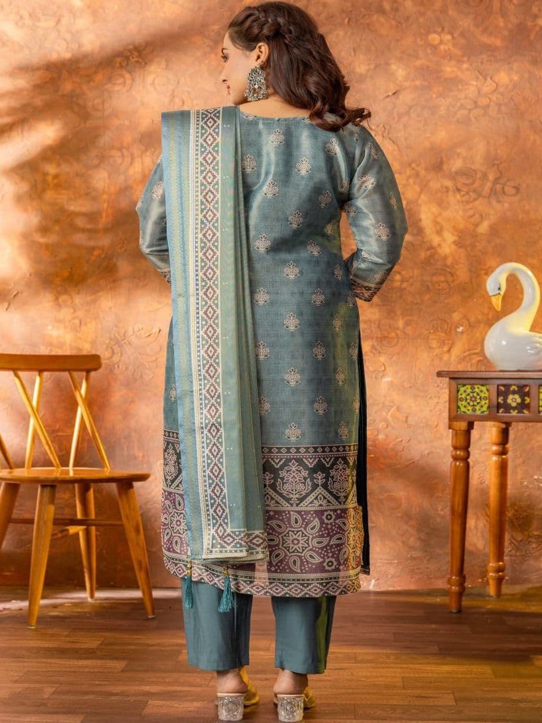 ANVERI TEXTILES Women Ethnic Motifs Printed Regular Kurta with Trousers & With Dupatta thumbnail 2
