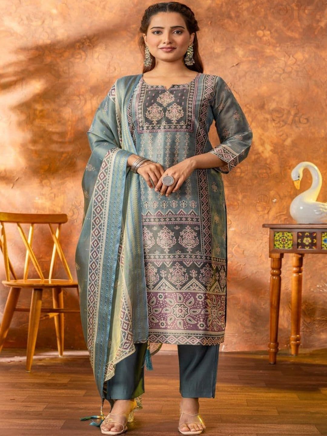 ANVERI TEXTILES Women Ethnic Motifs Printed Regular Kurta with Trousers & With Dupatta - view 1