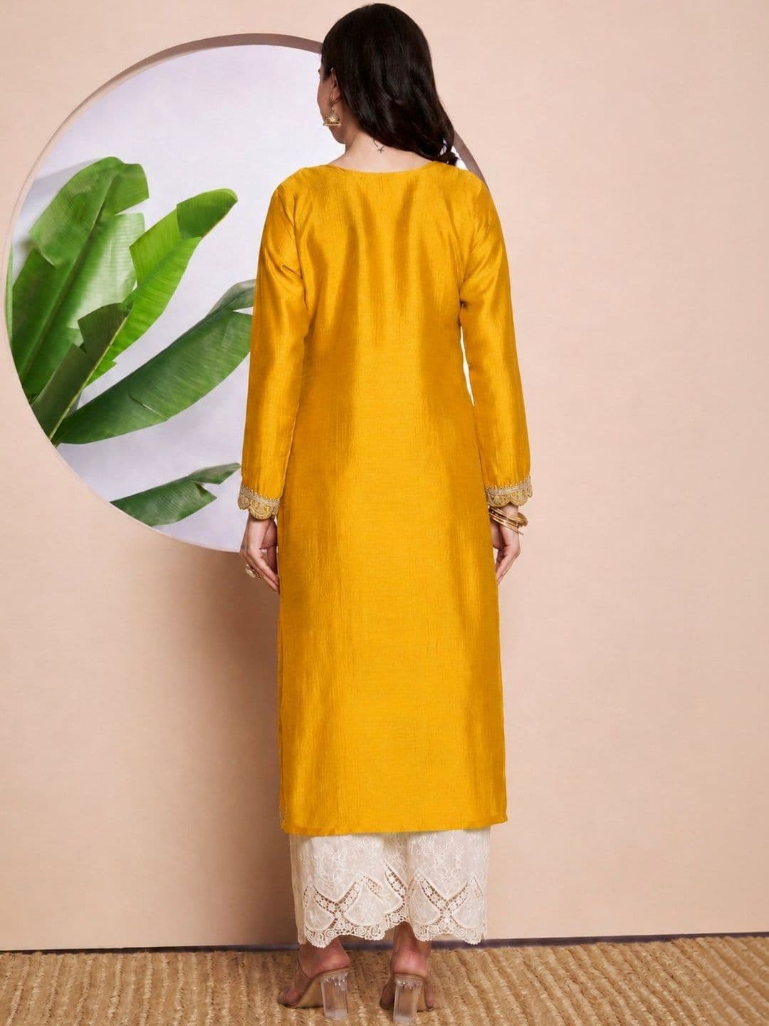 rarethread Women Embroidered Chikankari Kurta thumbnail 4