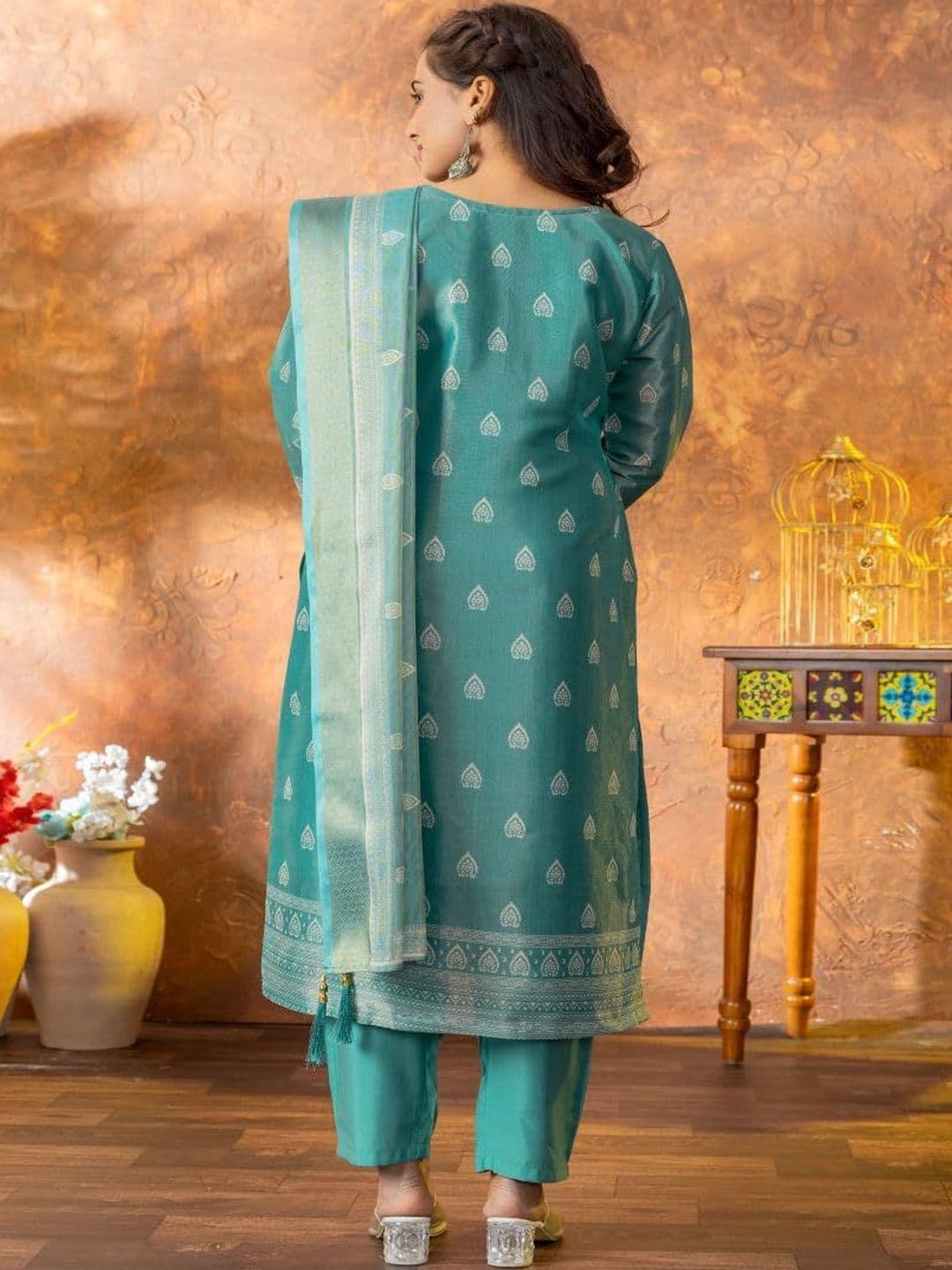 ANVERI TEXTILES Women Ethnic Motifs Printed Regular Kurta with Trousers & With Dupatta thumbnail 2