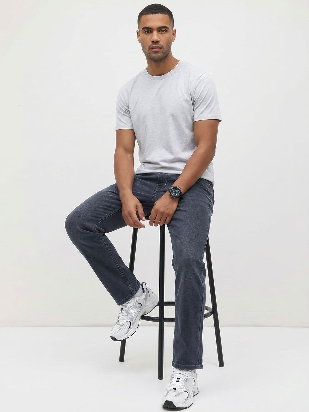 The Roadster Life Co. Men Straight Fit Stretchable Jeans thumbnail 3