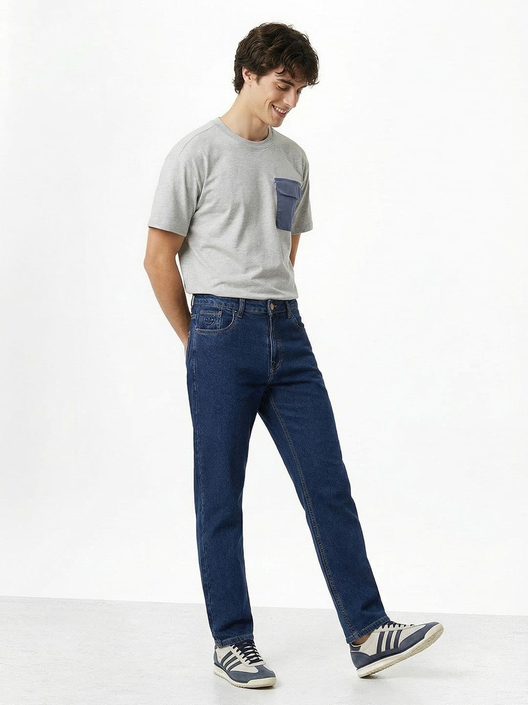 Aeropostale Men Straight Fit Mid-Rise Light Fade Cotton Jeans thumbnail 3