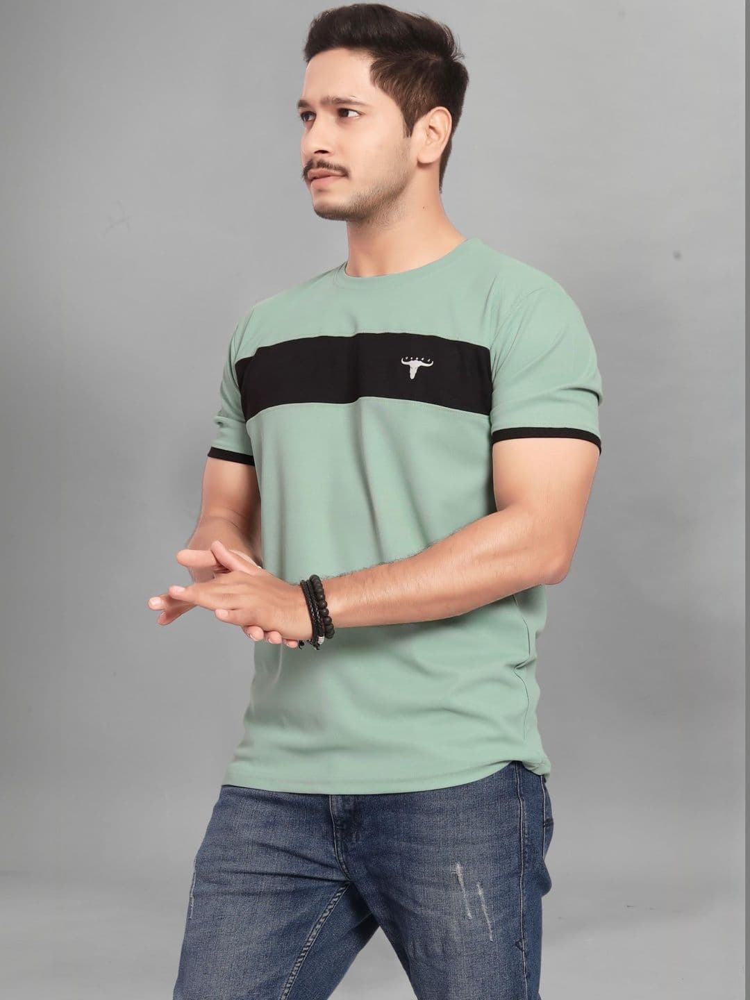 U and J Sea Green Men Colourblocked T-shirt thumbnail 3