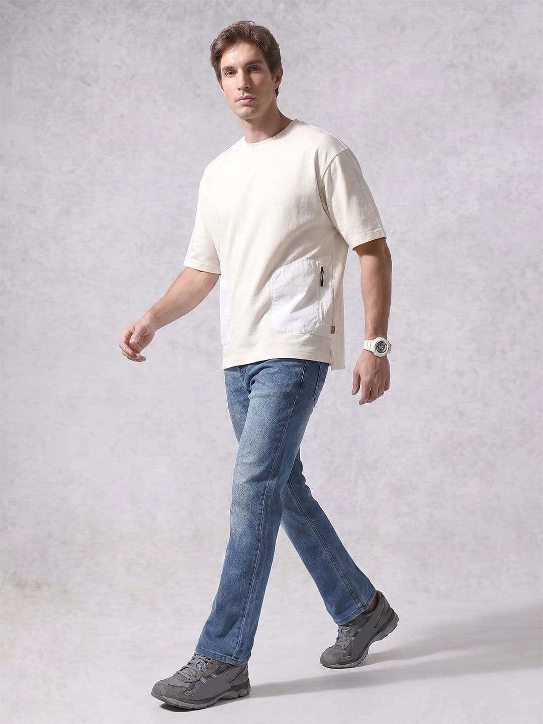 WROGN Men Straight Fit Light Fade Stretchable Jeans thumbnail 3