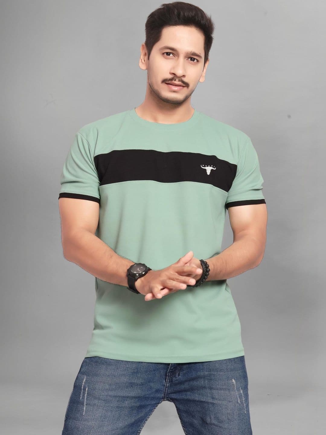 U and J Sea Green Men Colourblocked T-shirt thumbnail 5