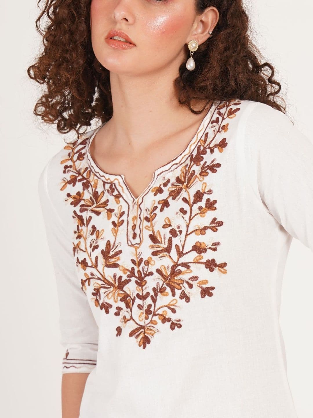 Sangria Floral Embroidered V-Neck Thread Work Pure Cotton Thread Work Kurti thumbnail 3