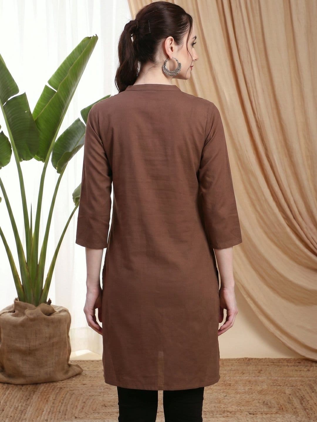 Sangria Mandarin Collar Straight Short Kurti thumbnail 5