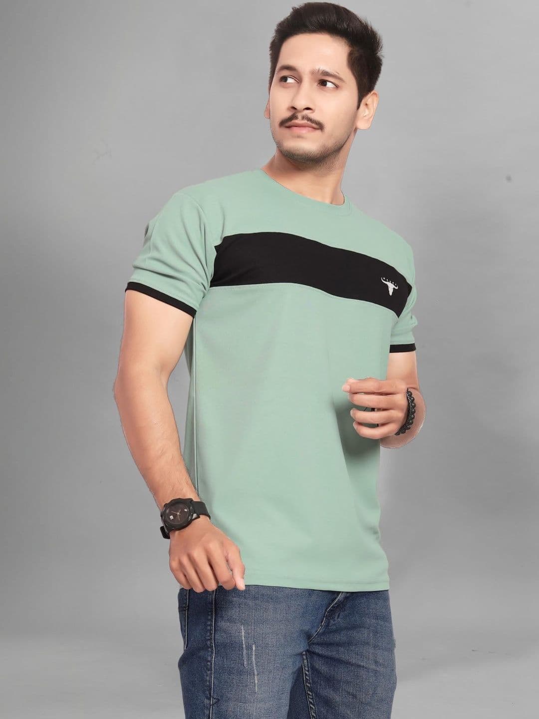 U and J Sea Green Men Colourblocked T-shirt thumbnail 4