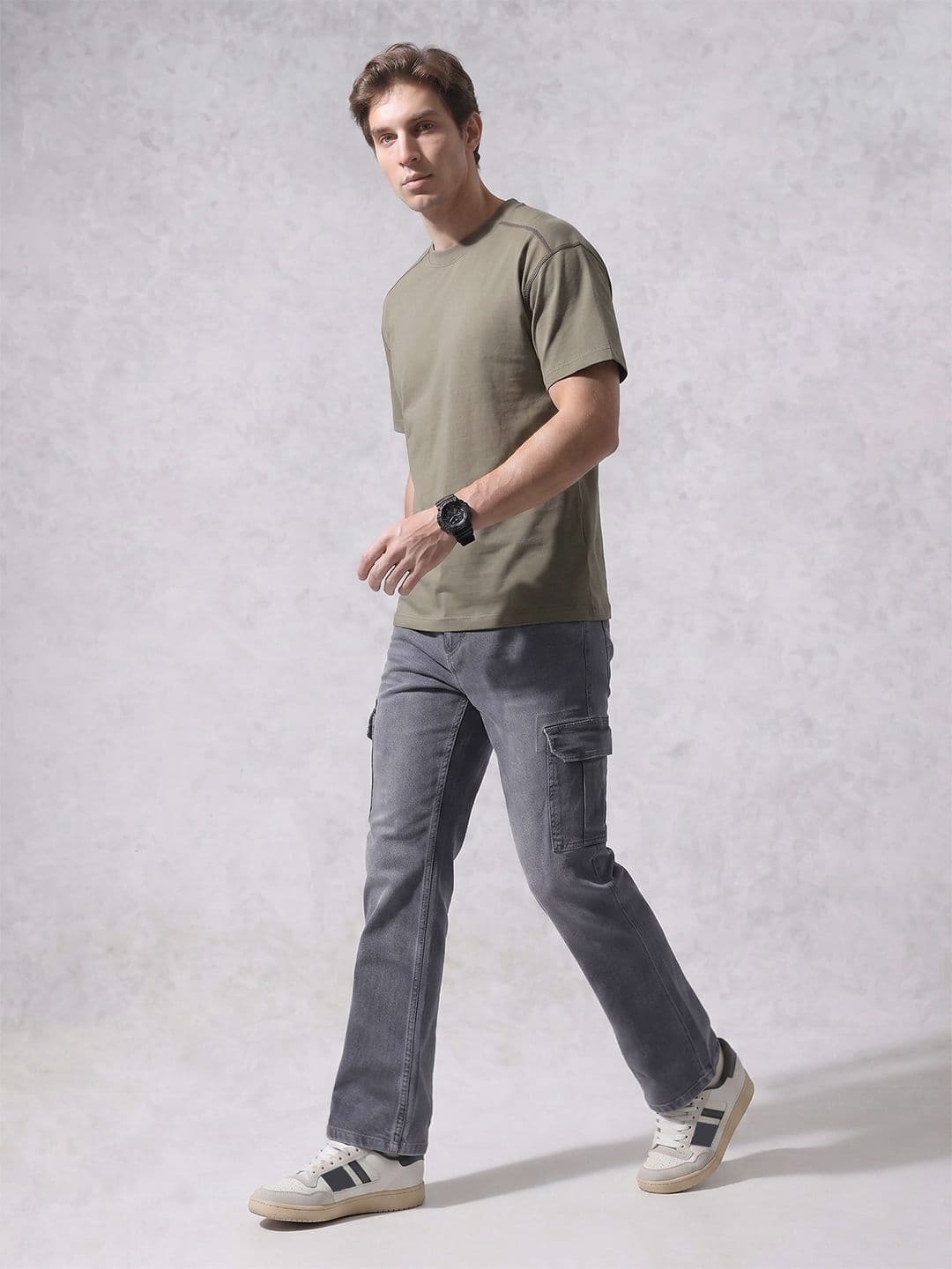 WROGN Men Straight Cargo Fit Light Fade Stretchable Jeans thumbnail 6
