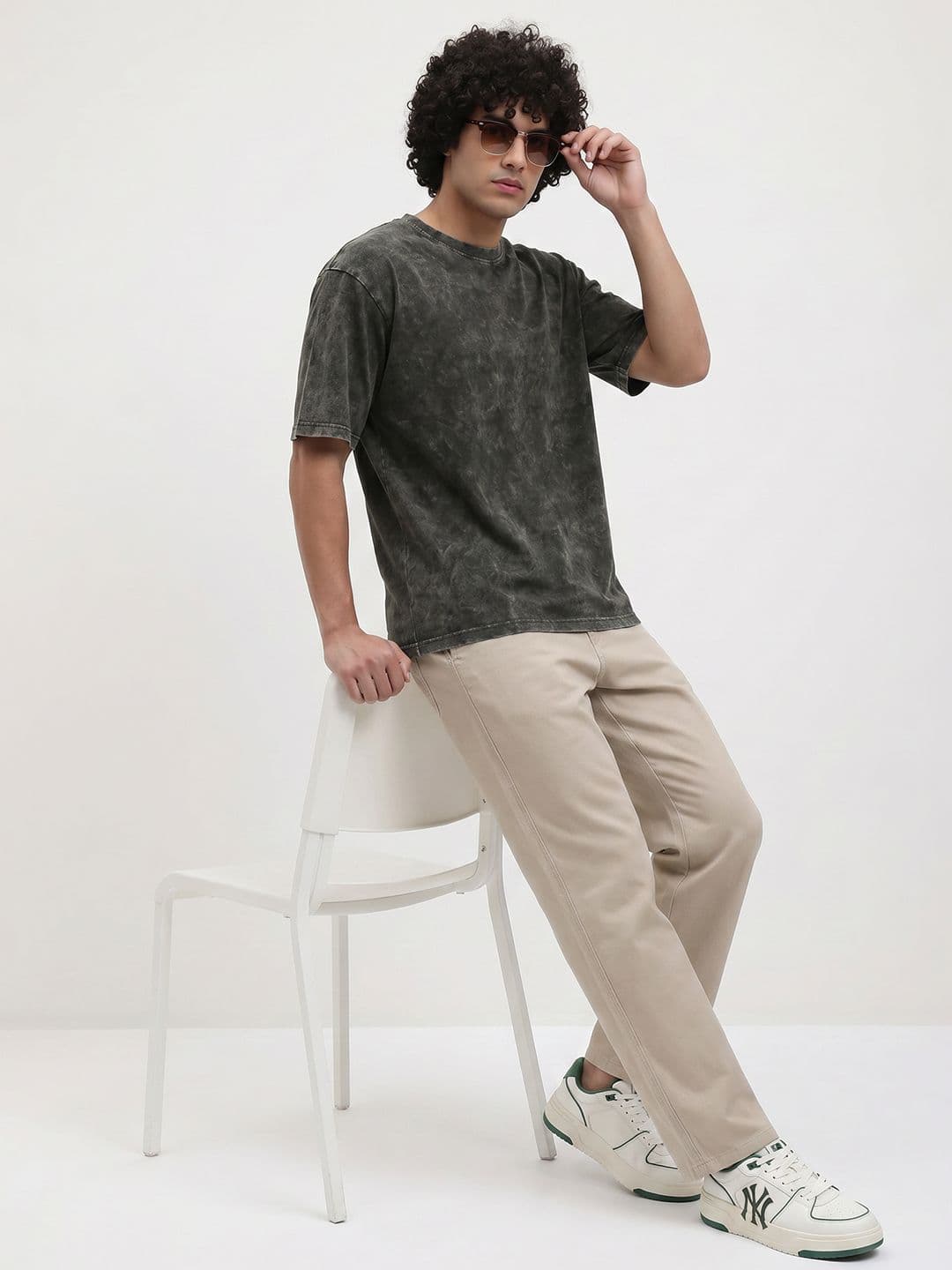 The Roadster Life Co. Men Relaxed Fit Chinos Trousers thumbnail 3
