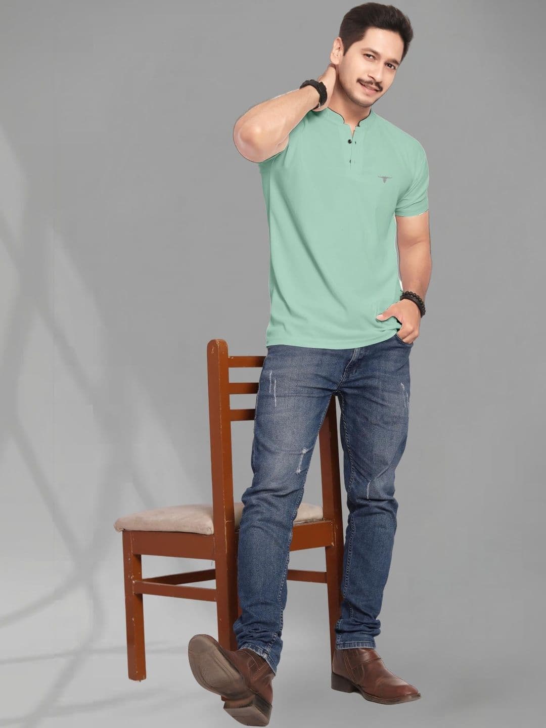 U and J Men Brand Logo Mandarin Collar T-shirt thumbnail 6