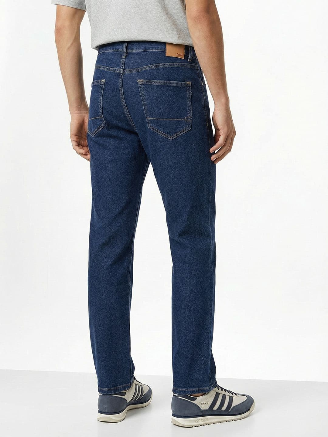 Aeropostale Men Straight Fit Mid-Rise Light Fade Cotton Jeans thumbnail 6