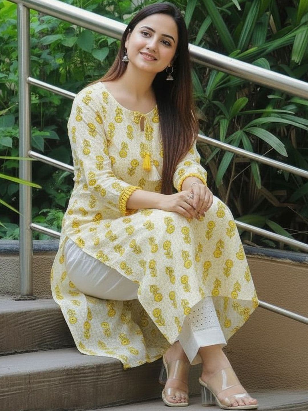 Sa Rasa Women Floral Printed Kurta thumbnail 5